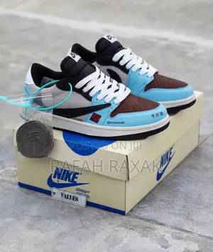 Nike Air Jordan 1 Low X Travis Scott Cactus Jack Sneakers