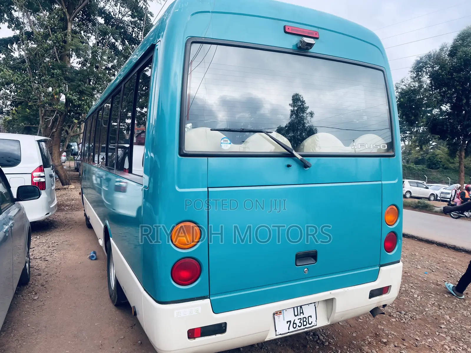 Mitsubishi Fuso Rosa 2010 Blue