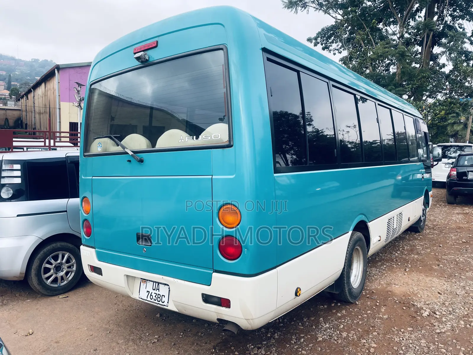 Mitsubishi Fuso Rosa 2010 Blue
