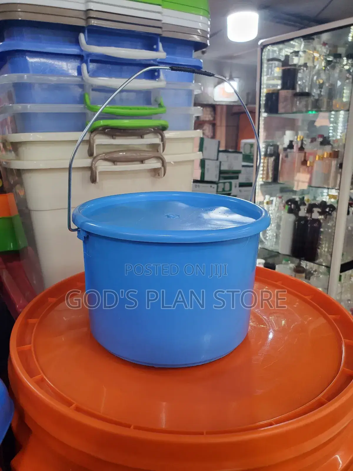 4.5 Plastic Buckets With Cover