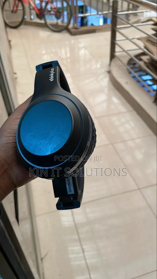 Lenovo Th10 Wireless Headphone.