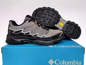 New Men's Columbia Gore-Tex Hiking Low Shoes in Stock
