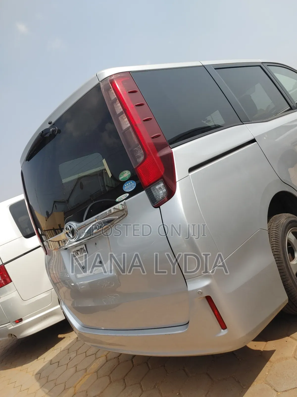 Toyota Noah 2016 Silver