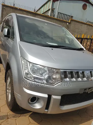 Mitsubishi Delica 2012 Silver