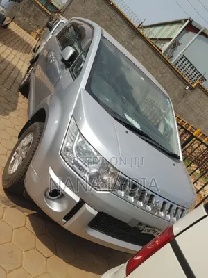 Mitsubishi Delica 2012 Silver