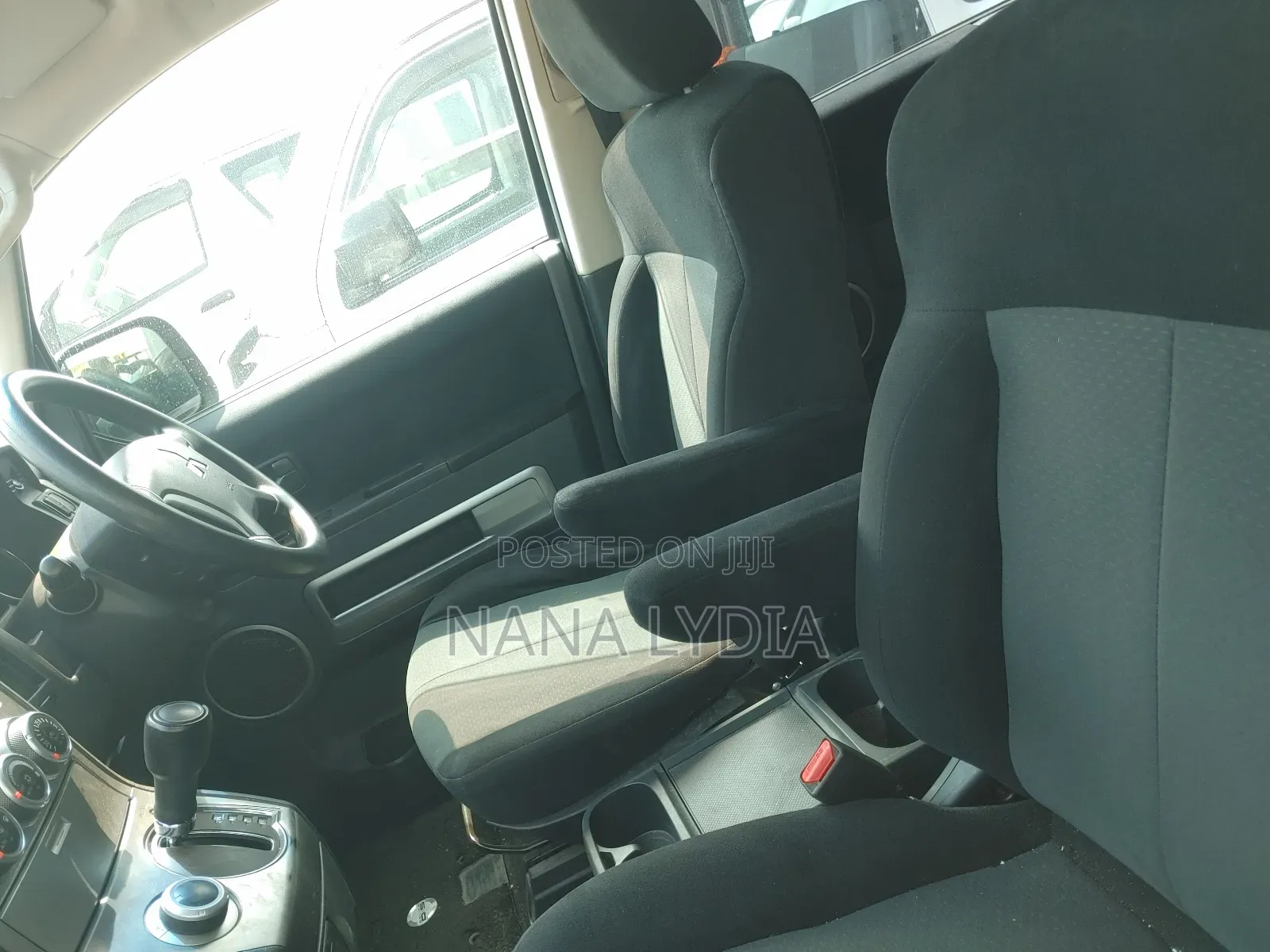 Mitsubishi Delica 2012 Silver