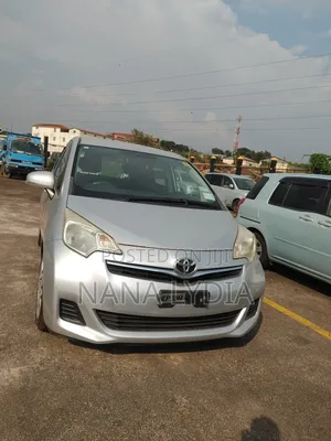 Toyota Ractis 2012 Silver