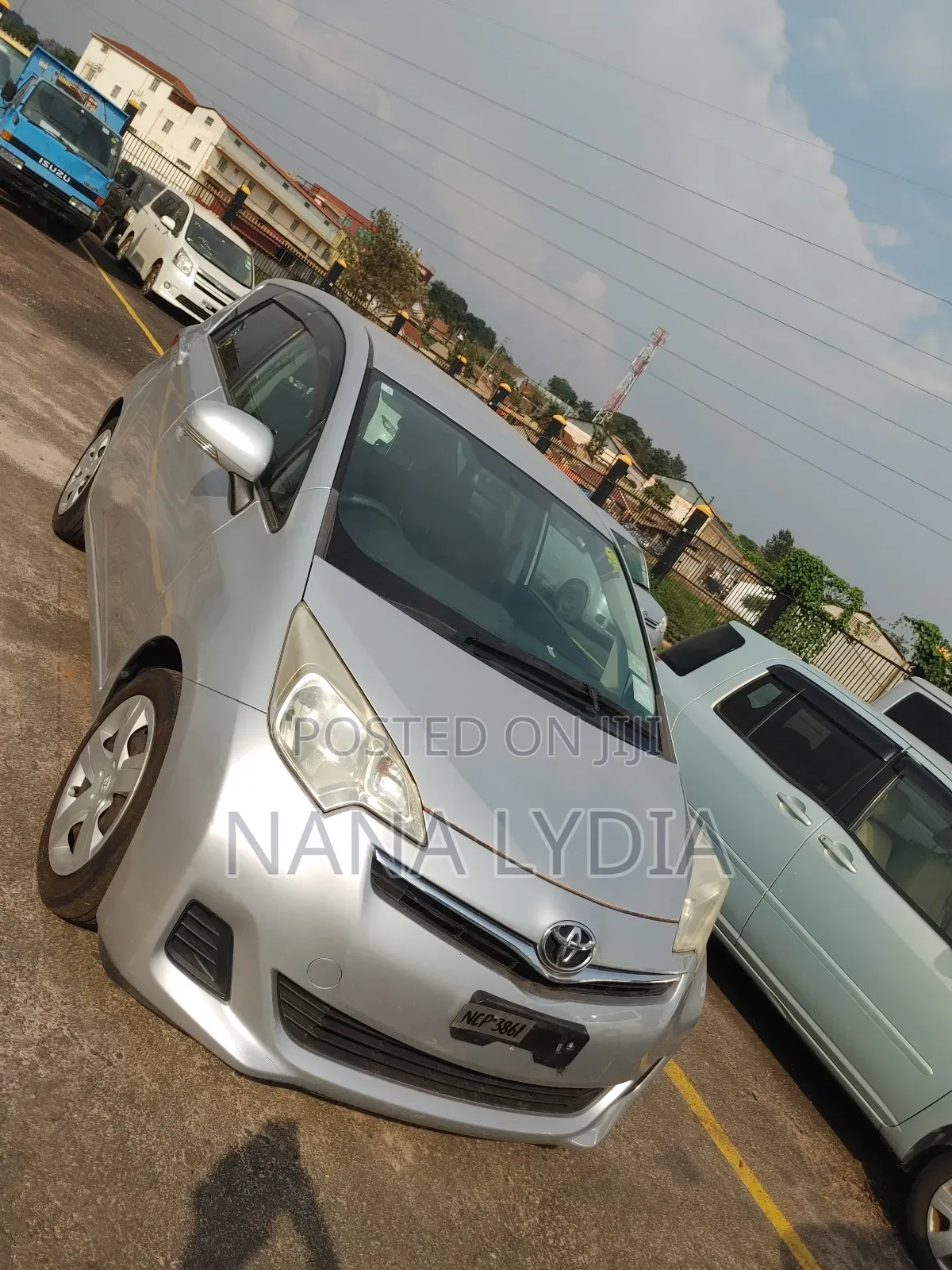 Toyota Ractis 2012 Silver