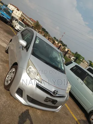 Toyota Ractis 2012 Silver
