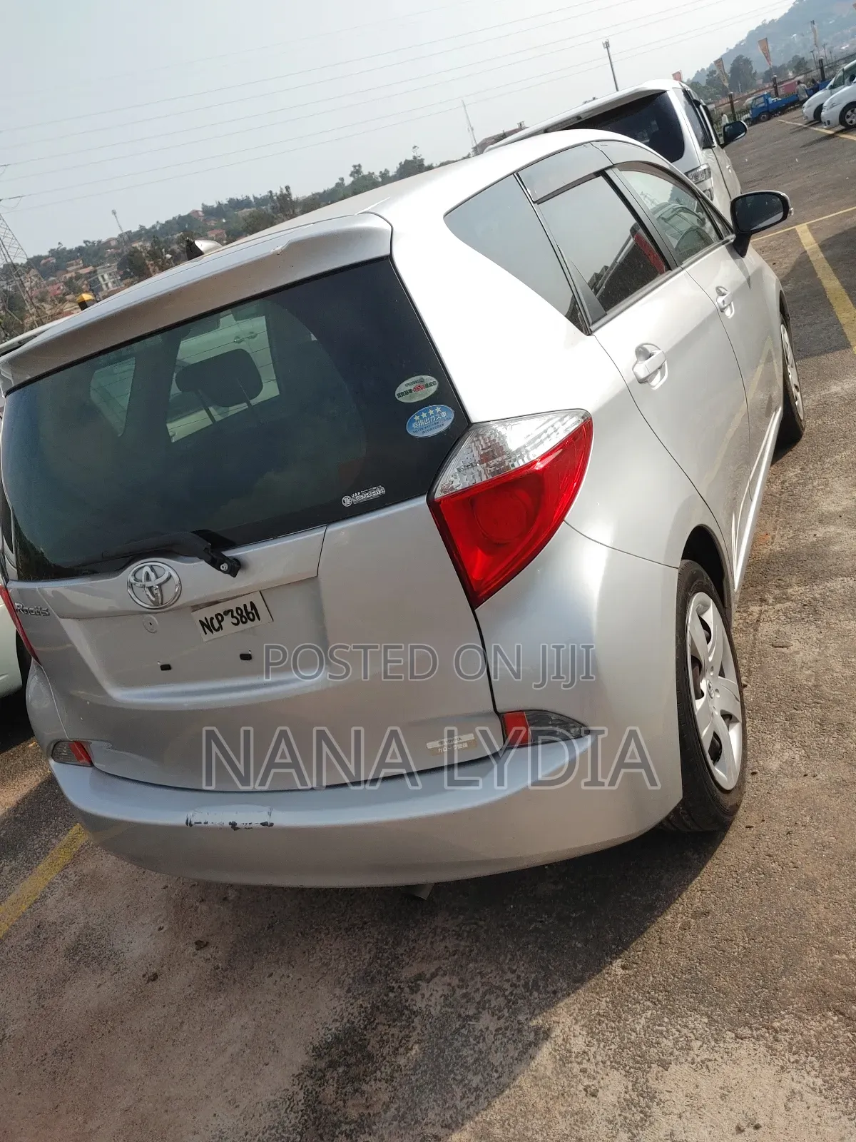 Toyota Ractis 2012 Silver