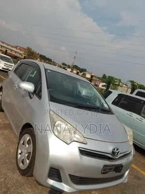 Toyota Ractis 2012 Silver