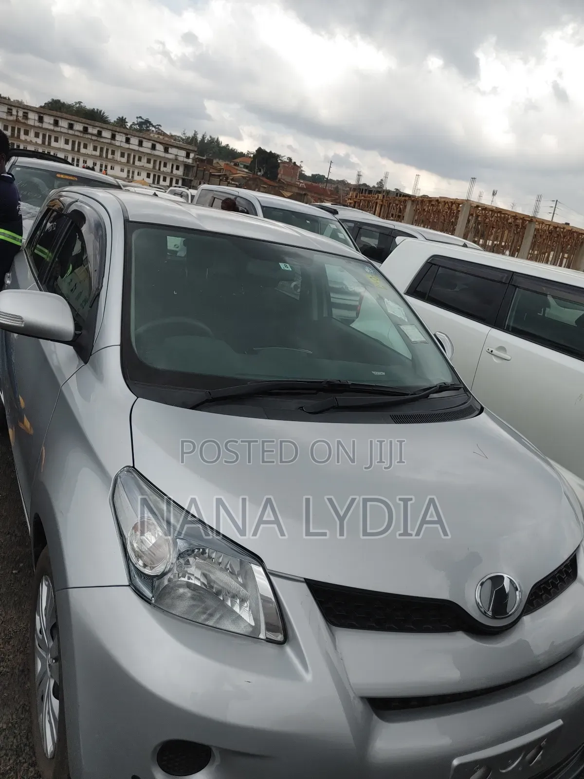 Toyota IST 2011 Silver