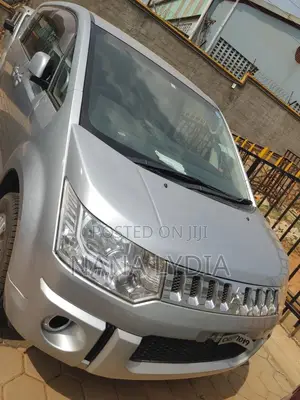 Mitsubishi Delica 2012 Silver