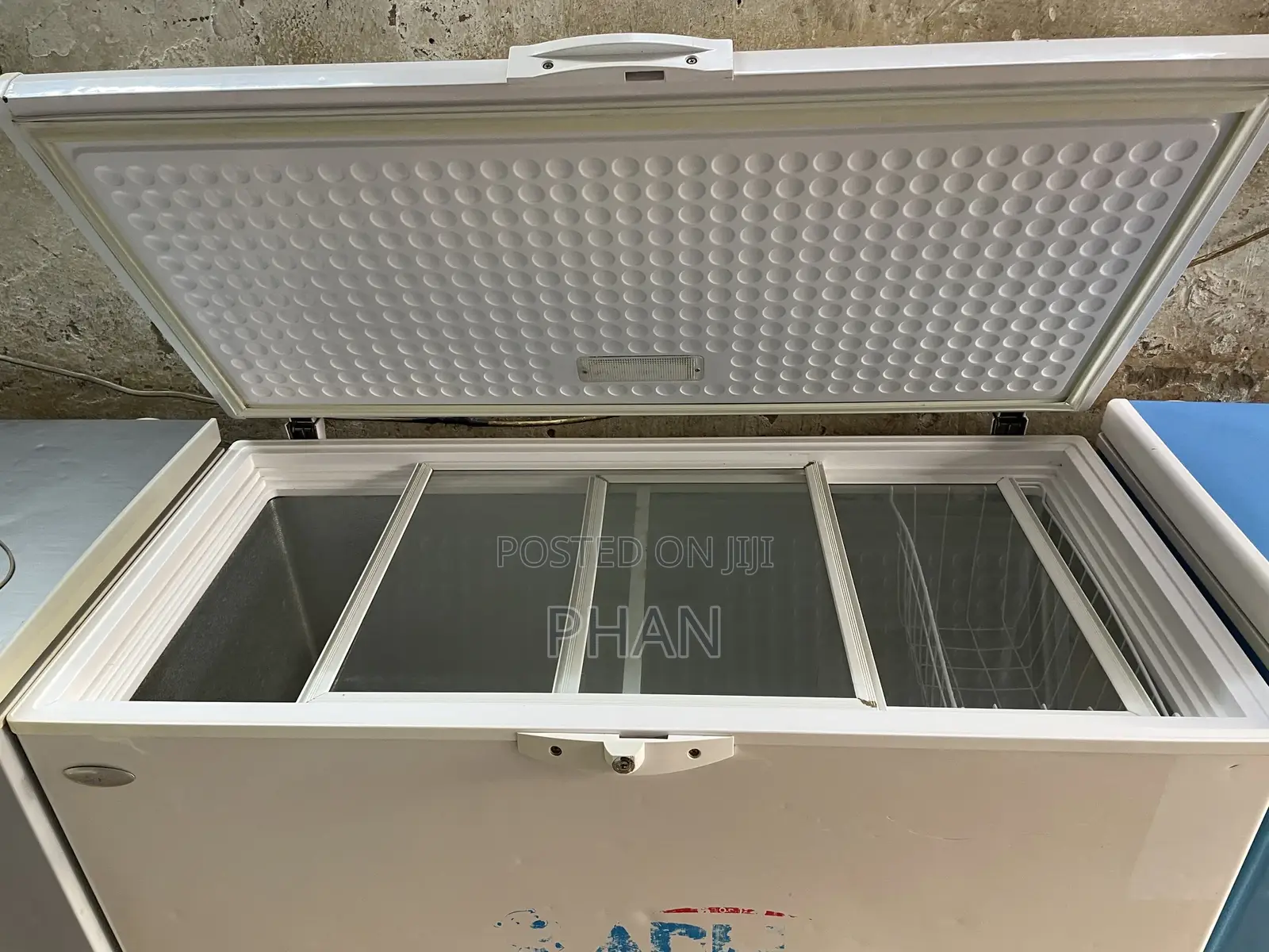 400litre White Deep Freezer