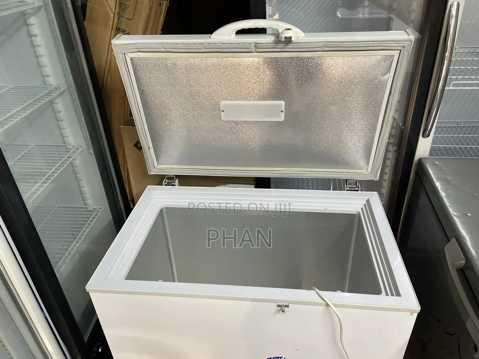 Deep Freezer at an Affordable Rates Available