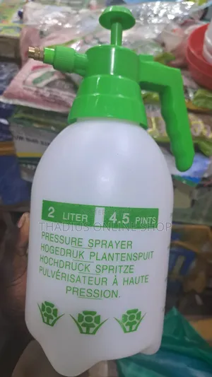 2litre Sprayer Strong and Good Spraying in Little Gardens