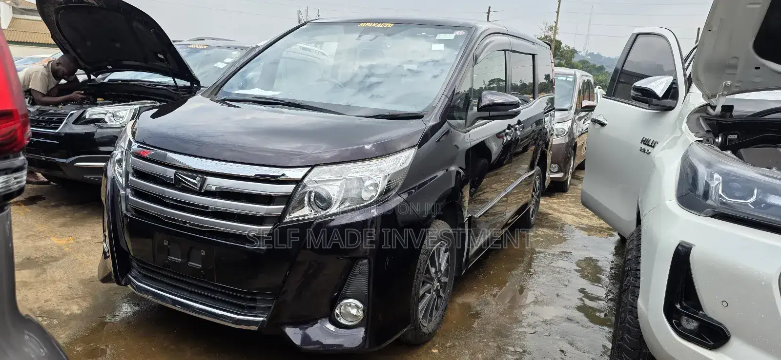 Toyota Noah 2016 Brown