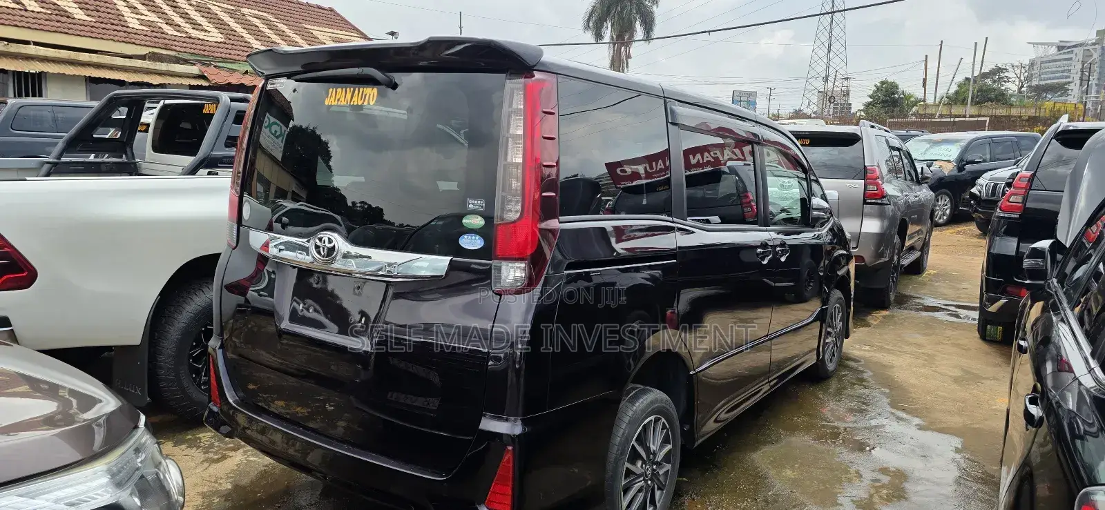 Toyota Noah 2016 Brown
