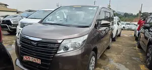 Toyota Noah 2016 Gold
