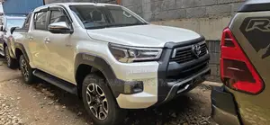 New Toyota Hilux 2025 White