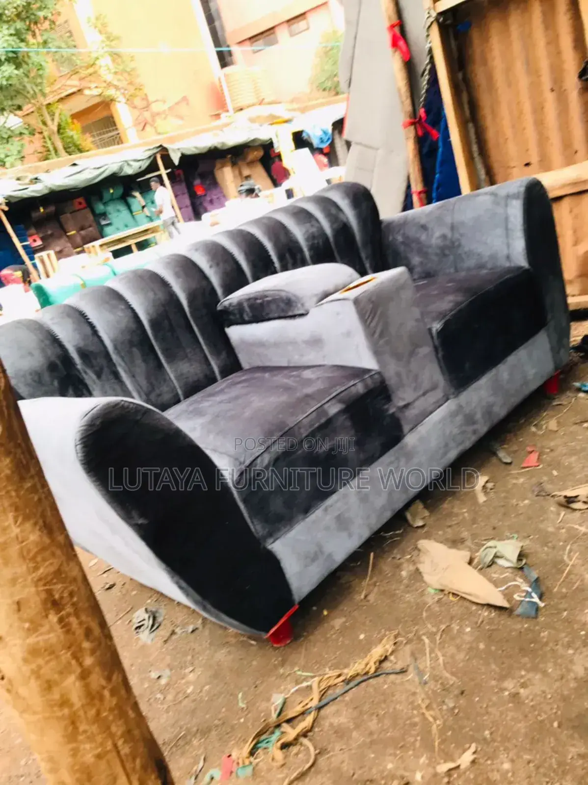 Gray Sofa's for Sale in Good Materials