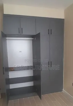 Inbuilt Wardrobe
