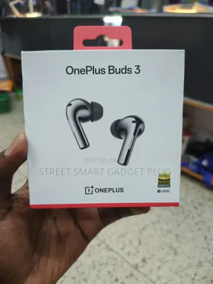 One Plus Buds 3 Pods