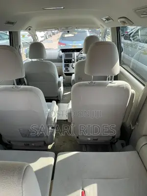 Toyota Noah 2010 Blue