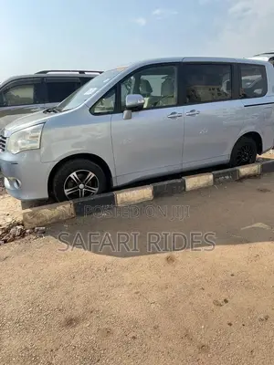 Toyota Noah 2010 Blue