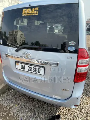 Toyota Noah 2010 Blue