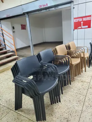 Armed Plastic Cafe Chairs Plastic Cafe Chairs