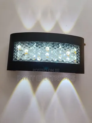 6eye Up and Down Pointer Wall Light