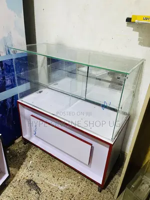 Reds Wing 3feets Glass Display Counter Table