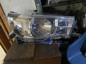 Hillux Vigo Headlights