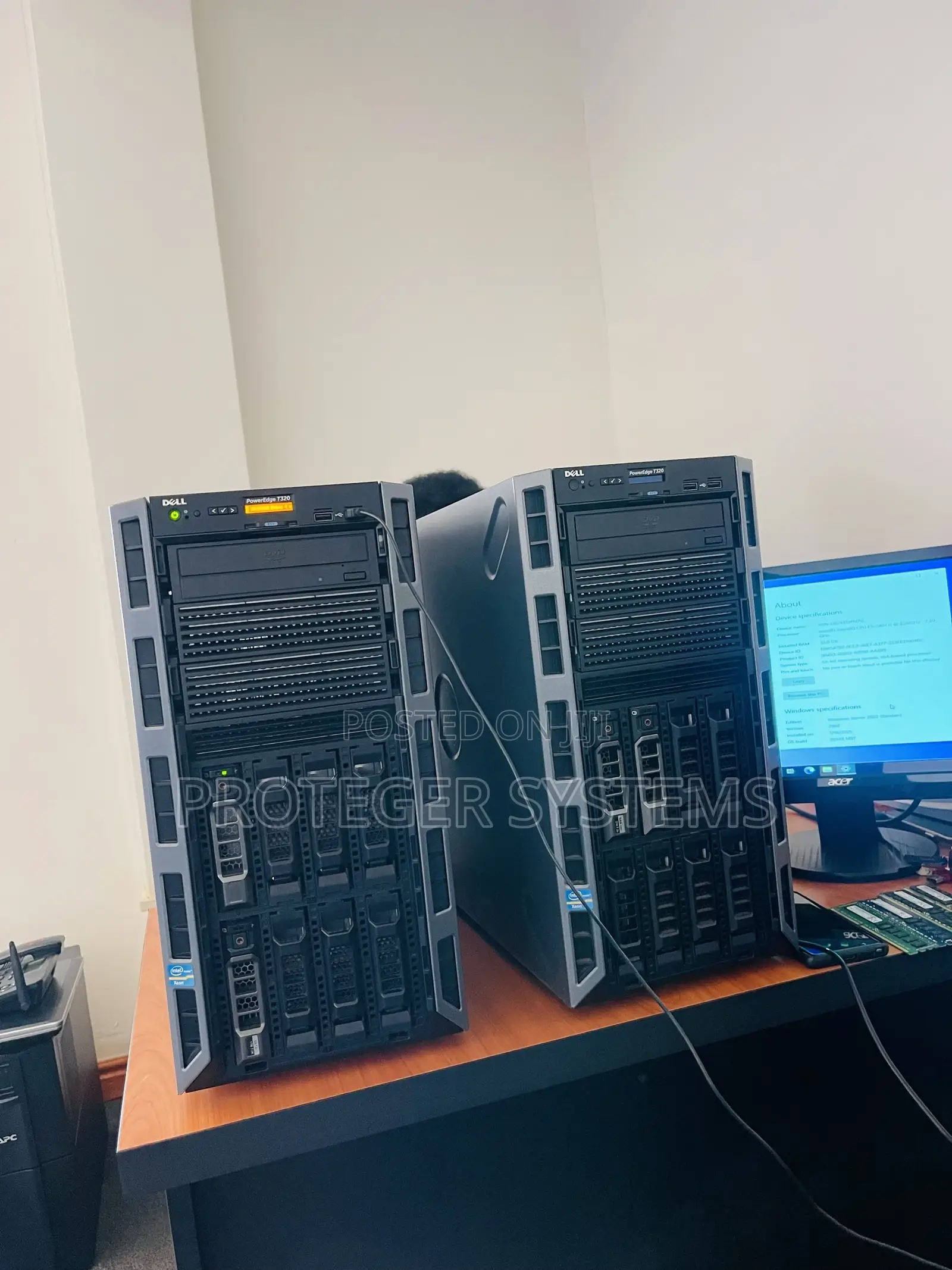 Server Dell PowerEdge T330 32GB Intel Xeon HDD+SSD 1.5T