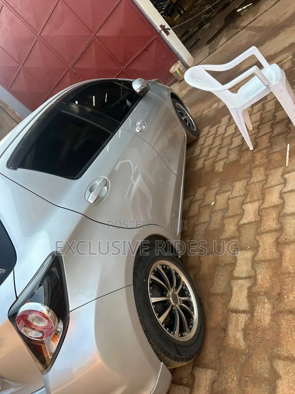 Toyota Vitz 2016 Silver