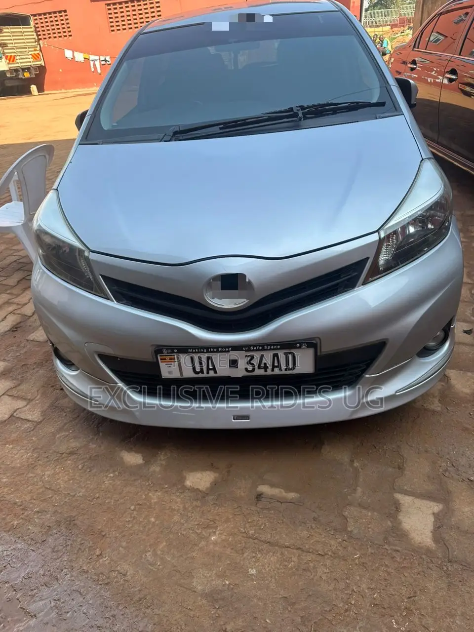 Toyota Vitz 2016 Silver