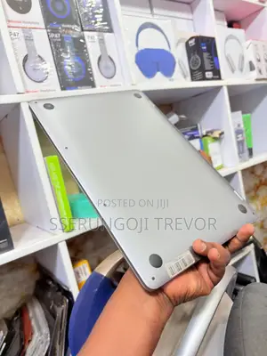 Laptop Apple MacBook Pro 2019 8GB Intel Core I5 SSHD (Hybrid) 256GB