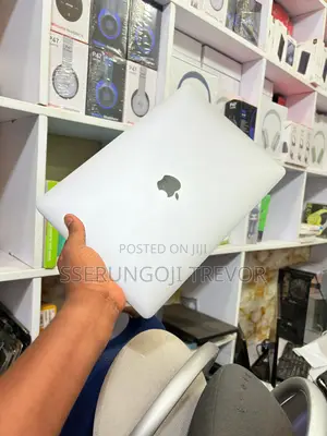 Laptop Apple MacBook Pro 2019 8GB Intel Core I5 SSHD (Hybrid) 256GB