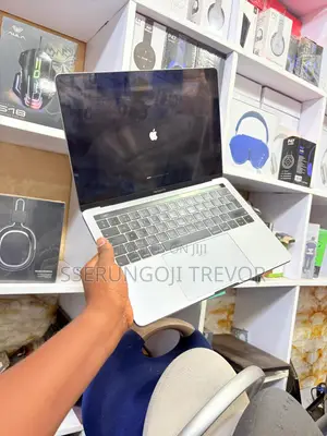 Laptop Apple MacBook Pro 2019 8GB Intel Core I5 SSHD (Hybrid) 256GB