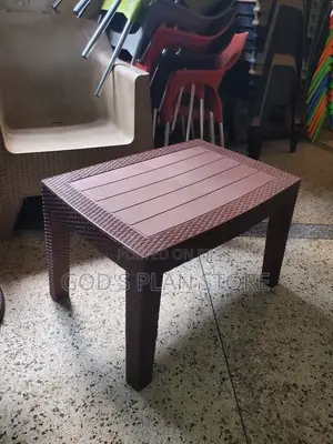 Ratten Rectangular Plastic Table