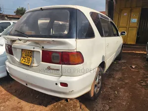 Toyota Ipsum 1999 White