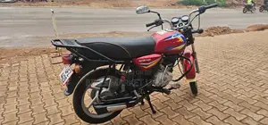 Bajaj Boxer 125 2024 Red