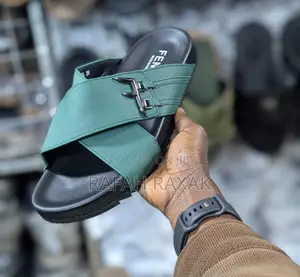Original Men’S Luxury Green Fendi Cross Sandals