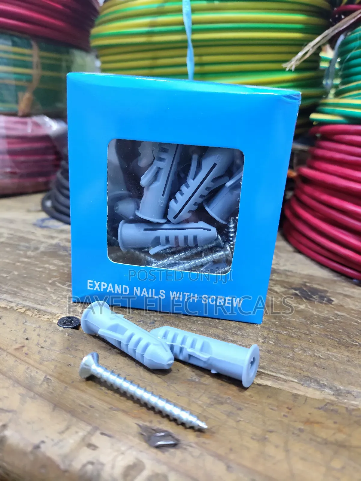 10 Mm Screws With Wall Plugs