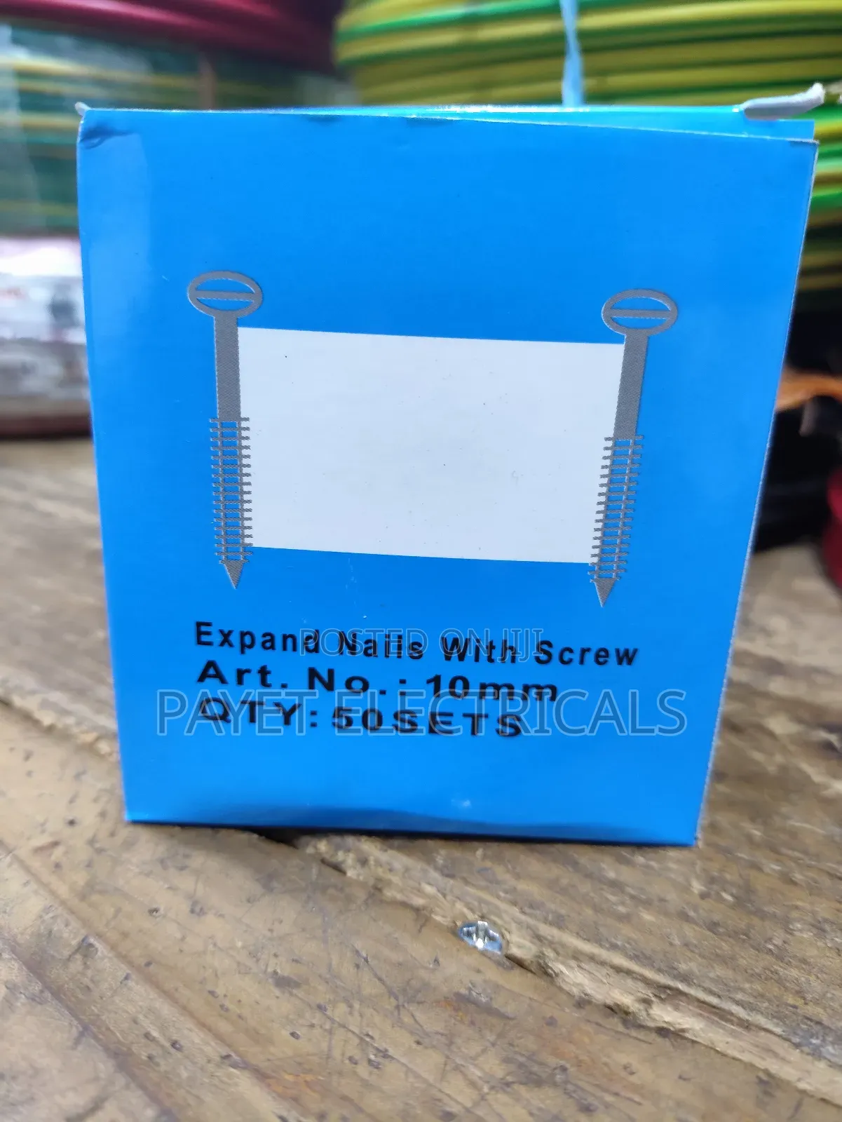 10 Mm Screws With Wall Plugs
