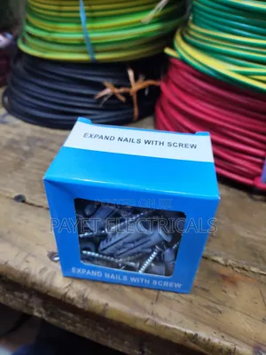 8 Mm Screws With Wall Plugs