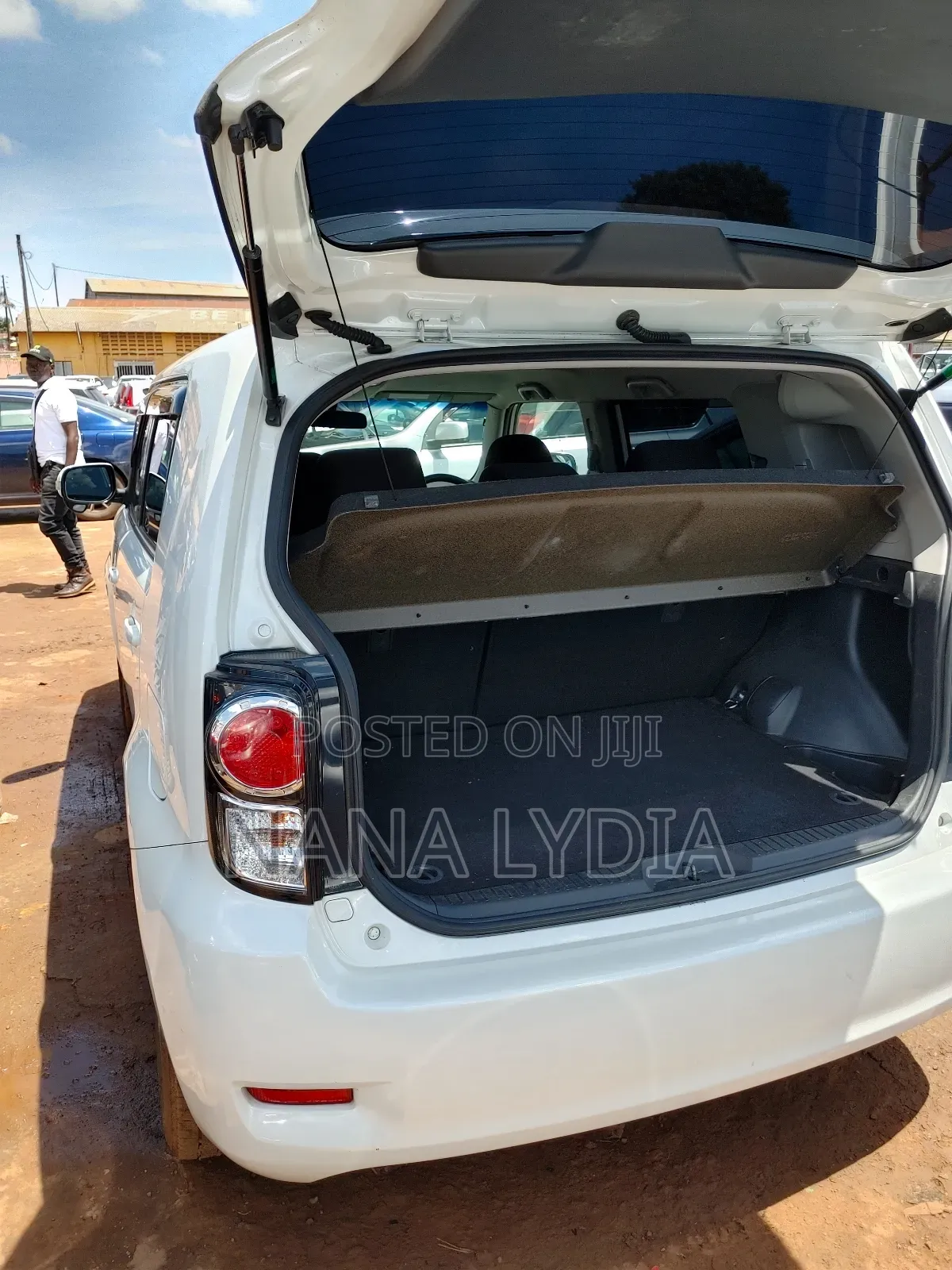 Toyota Corolla Rumion 2011 White