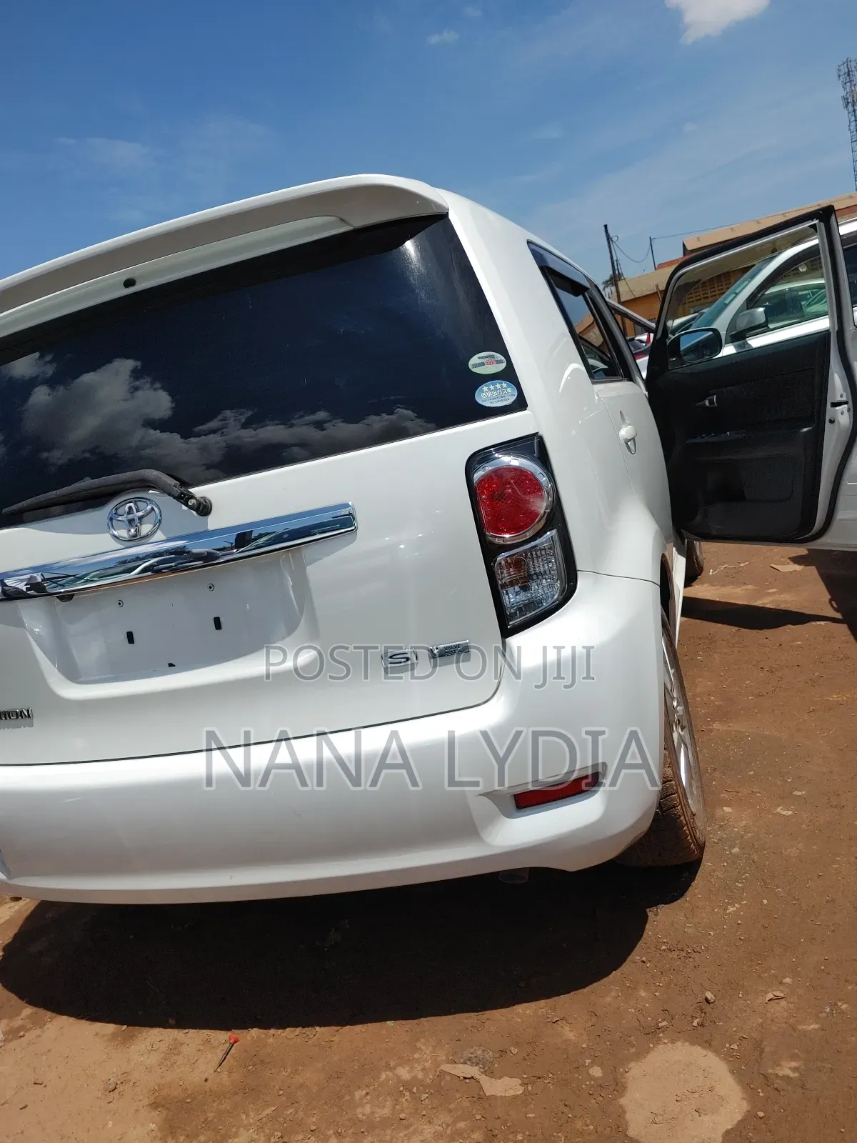 Toyota Corolla Rumion 2011 White