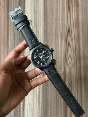 Naviforce Analog Leather Strapped Wrist Time Piece